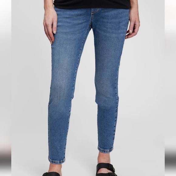 NWT GAP Maternity Jeans, light wash, Size 10, New with tags - Picture 9 of 10